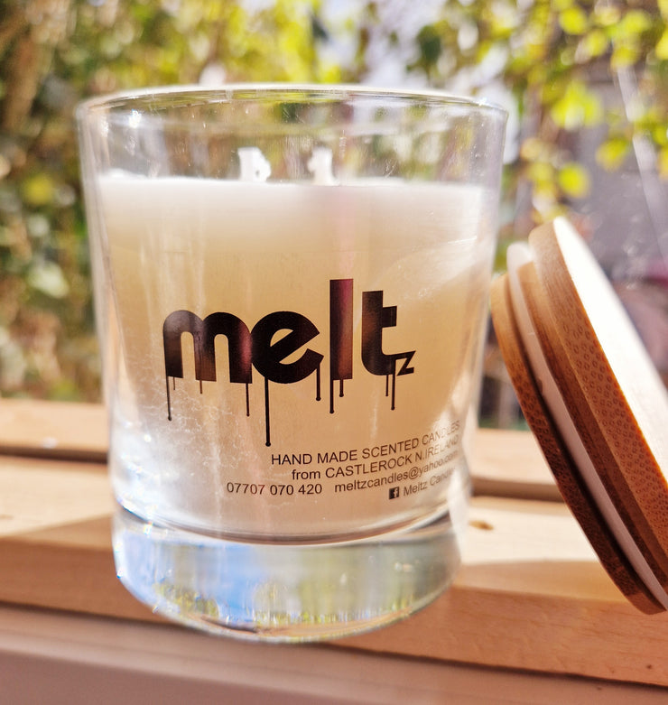 Large candle with Bamboo Lid